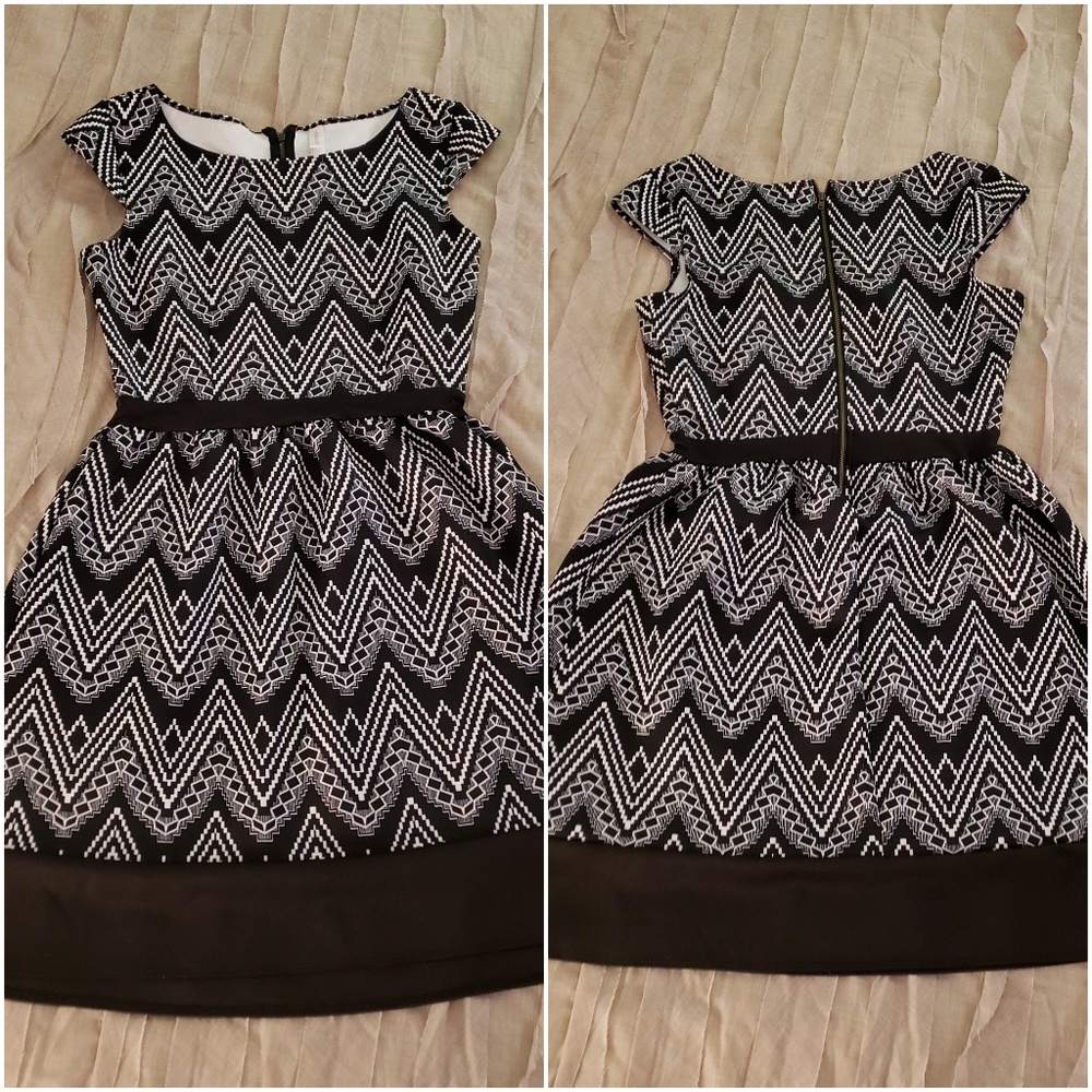 🖤 Black & White Pattern Cap Sleeve Dress